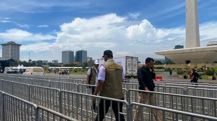 Dirut BULOG Tinjau Langsung Persiapan Pasar Murah BULOG di Monas