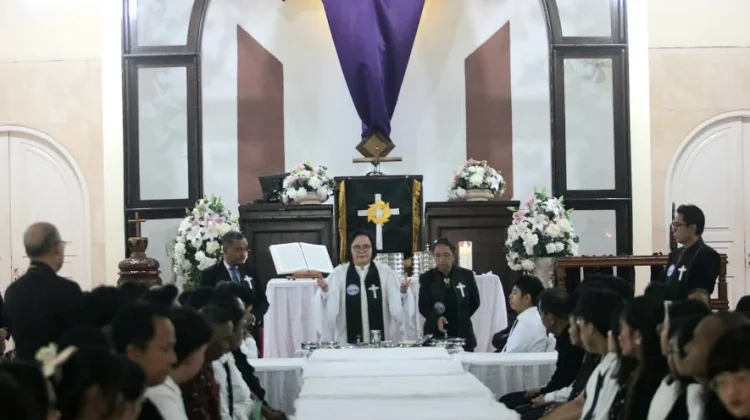 Jumat Agung Bermakna, Jemaat Bersatu dalam Perjamuan Kudus