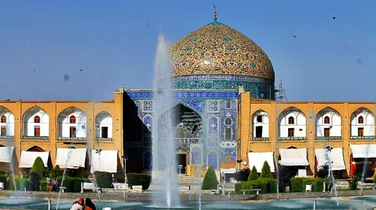 Keindahan dan Keunikan Iran dari Balik Lensa