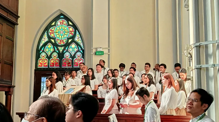 Ribuan Umat Padati Katedral Jakarta, Misa Pontifikal Paskah Berlangsung Khidmat