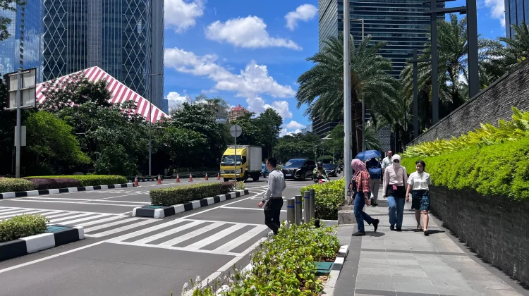 Penerapan WFH Perdana, Aktivitas di Kawasan Sudirman-SCBD Tetap Normal