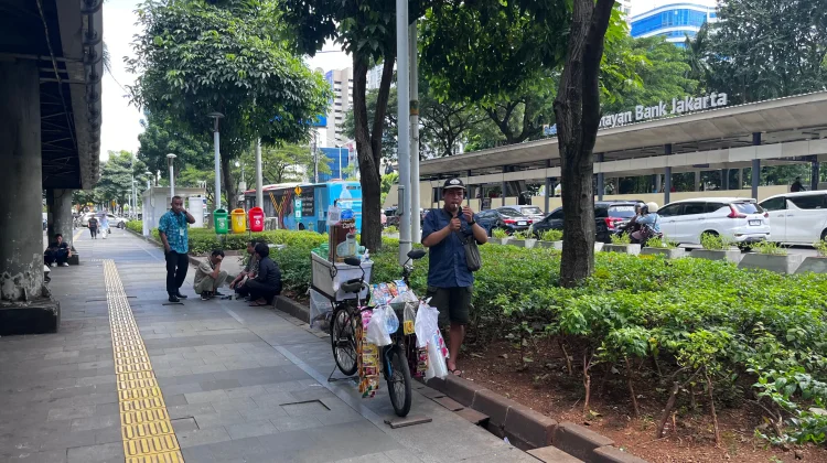 Penerapan WFH Perdana, Aktivitas di Kawasan Sudirman-SCBD Tetap Normal
