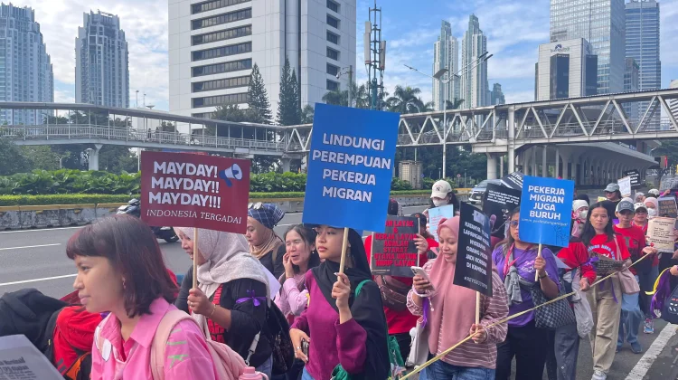 Aliensi Perempuan Indonesia Gelar Aksi Damai di Kawasan Sarinah saat May Day 2026