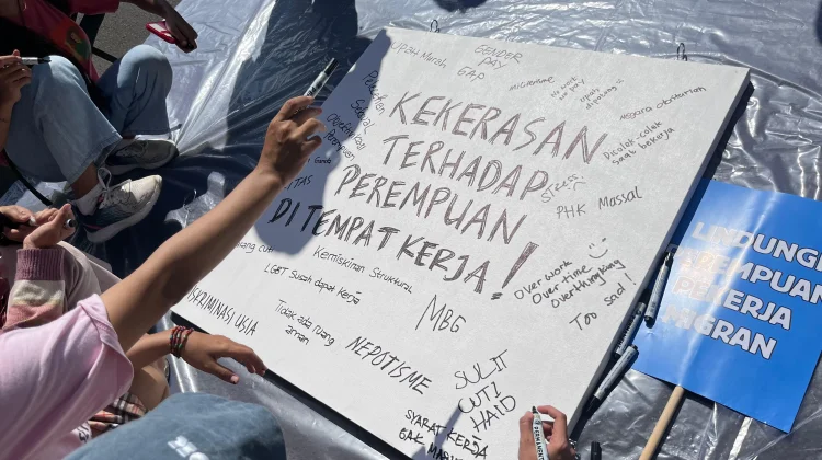 Aliensi Perempuan Indonesia Gelar Aksi Damai di Kawasan Sarinah saat May Day 2026