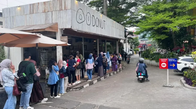 Hari Kedua Libur Panjang Kenaikan Yesus Kristus, Blok M Ramai oleh Pengunjung