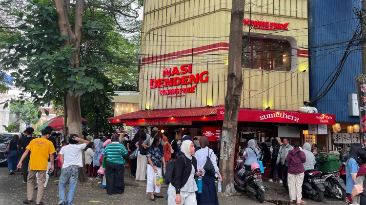 Hari Kedua Libur Panjang Kenaikan Yesus Kristus, Blok M Ramai oleh Pengunjung