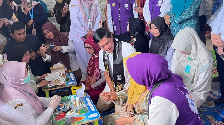 Wamenkes Tinjau Layanan Imunisasi di Banda Aceh, Dorong Penurunan Anak Zero Dose
