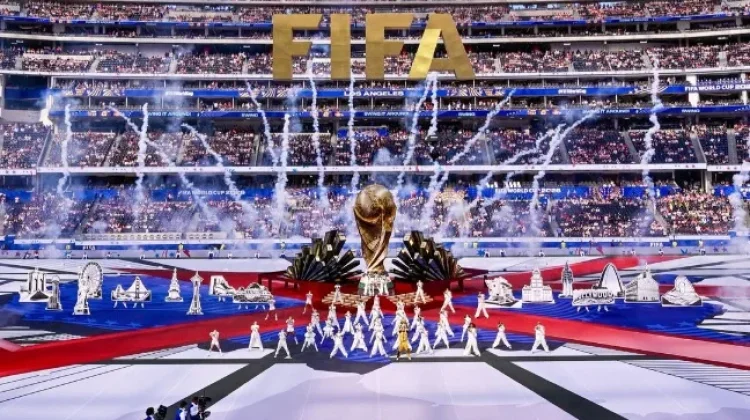 Gemerlap Pembukaan Piala Dunia di Los Angeles, Dunia Terkesima