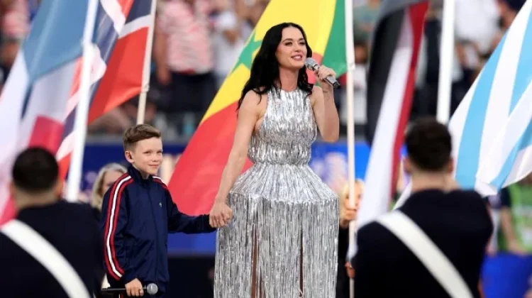 Gemerlap Pembukaan Piala Dunia di Los Angeles, Dunia Terkesima