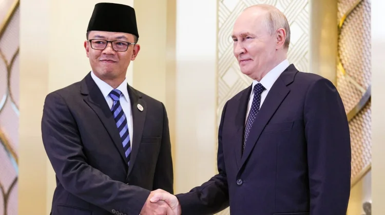Presiden Putin Sambut Hangat Kehadiran Menlu RI di KTT ASEAN-Rusia