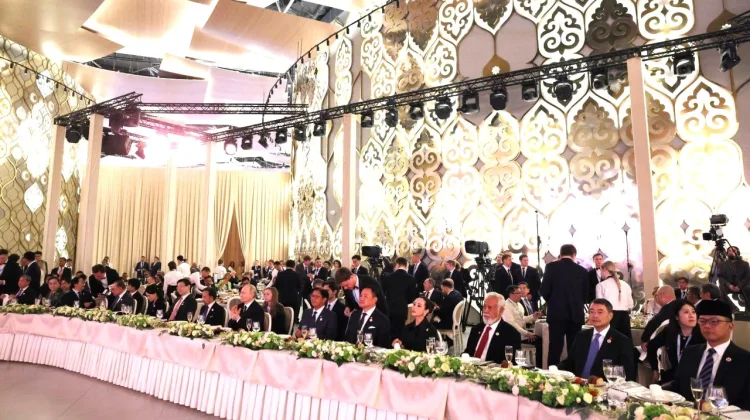 Presiden Putin Sambut Hangat Kehadiran Menlu RI di KTT ASEAN-Rusia