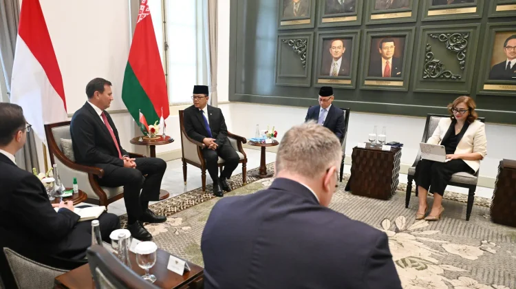 Menlu RI Terima Kunjungan Kehormatan Menlu Belarus di Jakarta