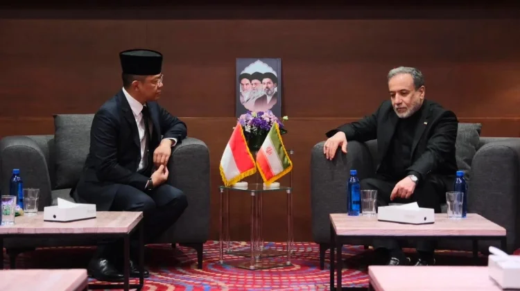 Menlu RI Berikan Penghormatan Terakhir ke Ayatollah Ali Khamenei di Mashhad