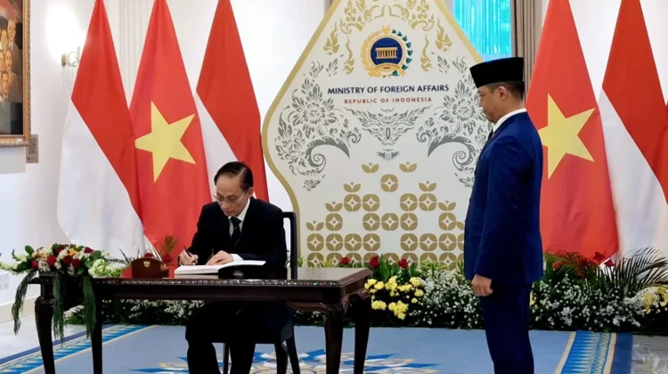 Menlu RI-Menlu Vietnam Gelar Pertemuan Komisi Bersama di Jakarta