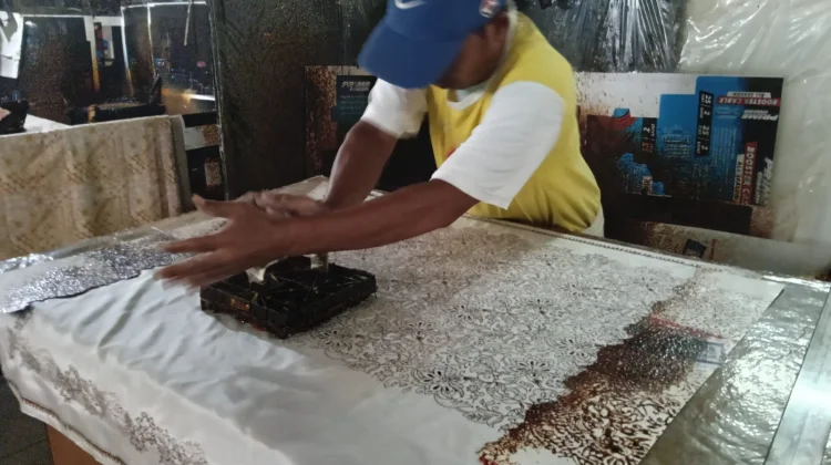 Berita Foto - Rumah Batik Komar Lestarikan Sepuluh Ribu Desain - RRI.co.id