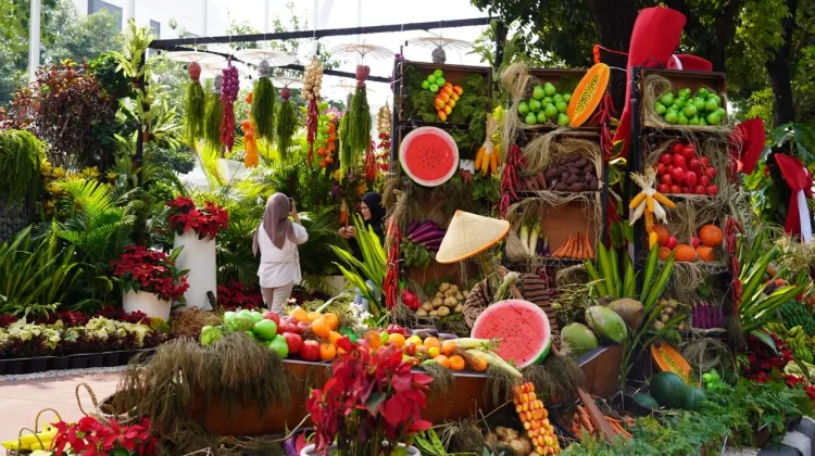 Taman Polkam Merdeka 81 Jadi Spot Foto Warga jelang HUT ke-81 RI