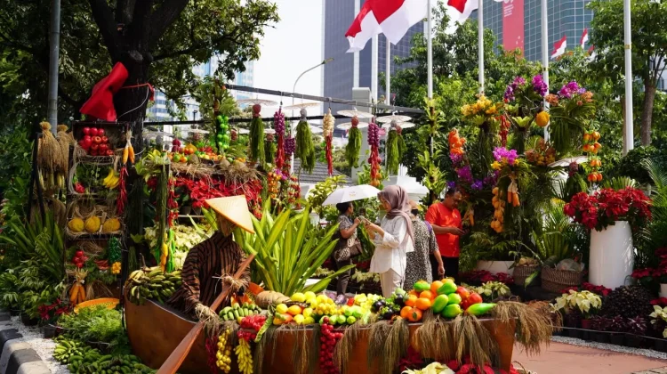 Taman Polkam Merdeka 81 Jadi Spot Foto Warga jelang HUT ke-81 RI
