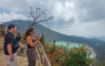 Pesona Kawah Putih Ciwidey Tak Pernah Sepi dari Wisatawan