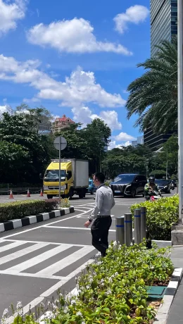 Penerapan WFH Perdana, Aktivitas di Kawasan Sudirman-SCBD Tetap Normal