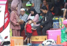Riuh Mudik Kampung Rambutan Jakarta