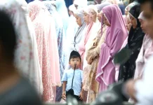 Momen Khidmat Salat Idulfitri di Jakarta