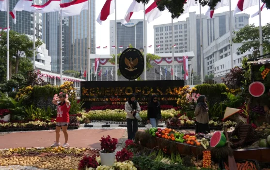 Taman Polkam Merdeka 81 Jadi Spot Foto Warga jelang HUT ke-81 RI