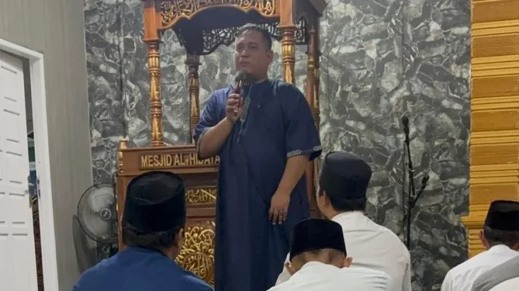 Kapolres Natuna Sampaikan Kultum Ramadhan di Masjid Al Hidayah Kemunting
