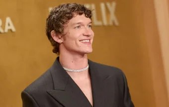 Connor Storrie Tampil Mewah di Actor Awards 2026, Jadi Sorotan di Red Carpet!