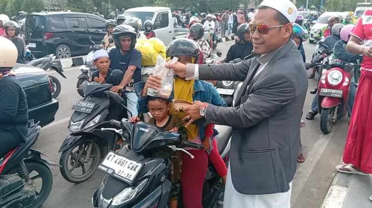 Ramadan Berbagi, IKM Samarinda Salurkan Ribuan Takjil untuk Masyarakat