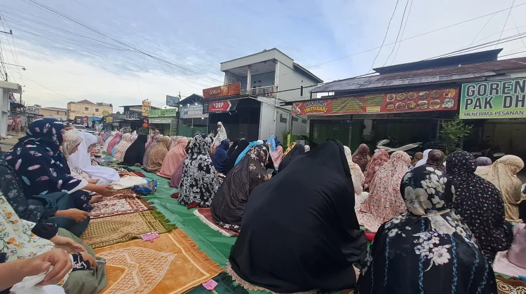 Ratusan Jemaah Ikuti Salat Id di Masjid Al-Mukarram Samarinda