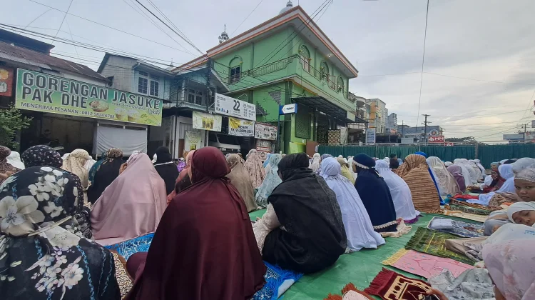 Ratusan Jemaah Ikuti Salat Id di Masjid Al-Mukarram Samarinda