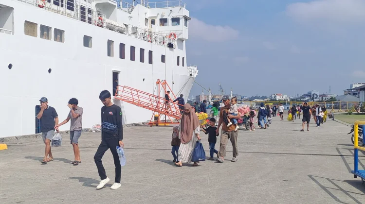 Arus Balik Lebaran di Pelabuhan Samarinda, Ribuan Masyarakat dari Parepare Tiba