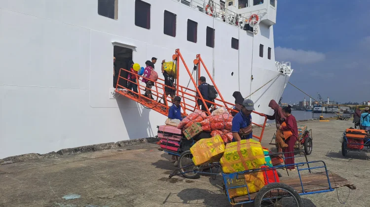 Arus Balik Lebaran di Pelabuhan Samarinda, Ribuan Masyarakat dari Parepare Tiba
