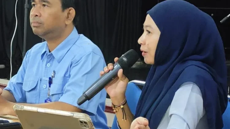 Kunjungan anak - anak Taman Kanak- kanak  Islami Cahaya Tauhid ke RRI Samarinda