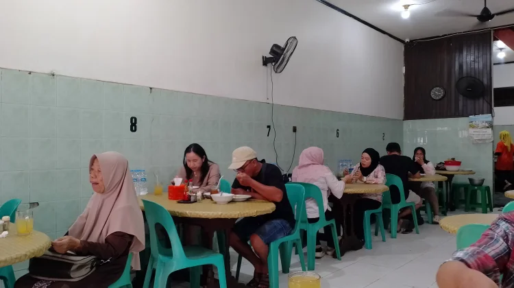 Soto Legendaris di Samarinda dengan Cita Rasa Spesial, Tidak Pernah Sepi dan Selalu