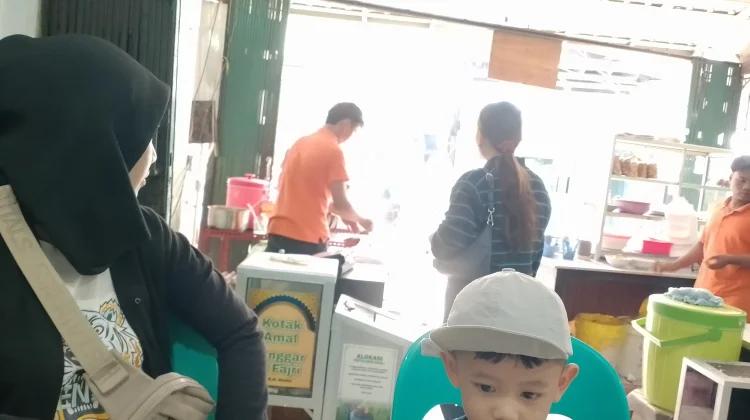 Soto Legendaris di Samarinda dengan Cita Rasa Spesial, Tidak Pernah Sepi dan Selalu