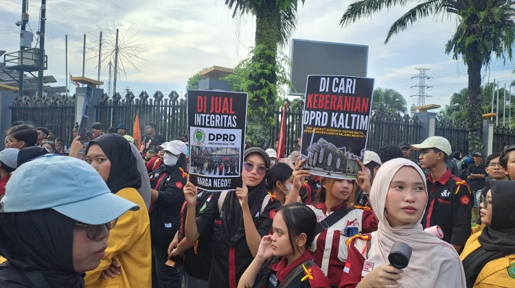 Situasi Demo 214 Jilid Dua di Kantor DPRD Kaltim