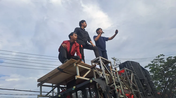 Situasi Demo 214 Jilid Dua di Kantor DPRD Kaltim
