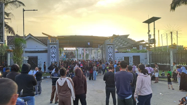Situasi Demo 214 Jilid Dua di Kantor DPRD Kaltim