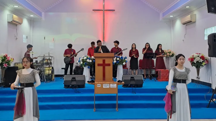Suasana Ibadah Kenaikan Yesus Kristus di GPdI Temindung Samarinda