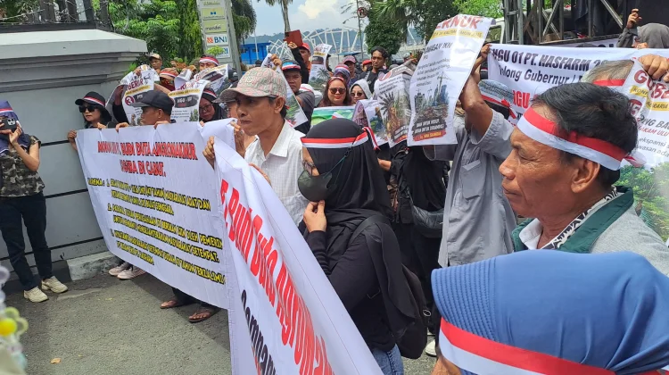 Suasana Demo Konflik HGU di Kantor Gubernur Kaltim, Rudy Mas'ud Temui Massa