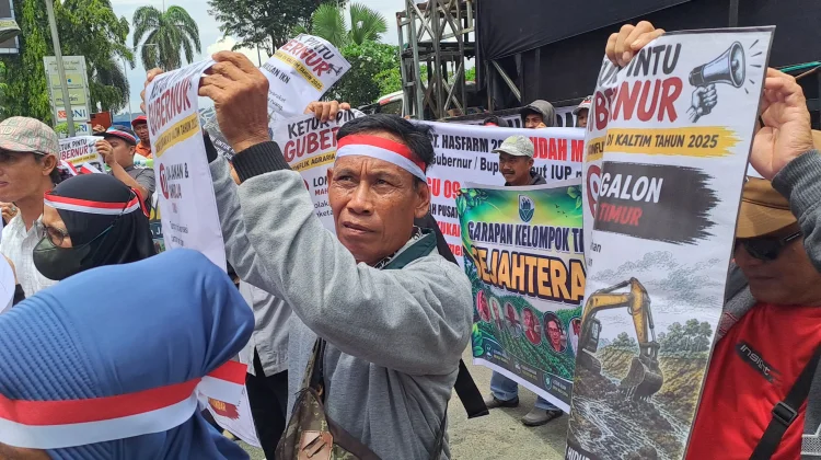 Suasana Demo Konflik HGU di Kantor Gubernur Kaltim, Rudy Mas'ud Temui Massa