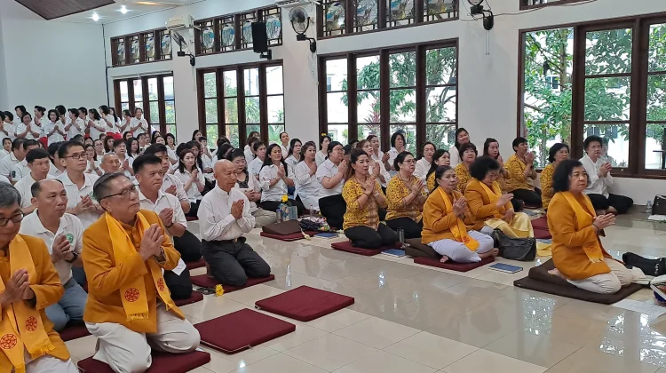 Suasana Ibadah Detik-Detik Tri Suci Waisak 2570 BE/2026 di Vihara Muladharma