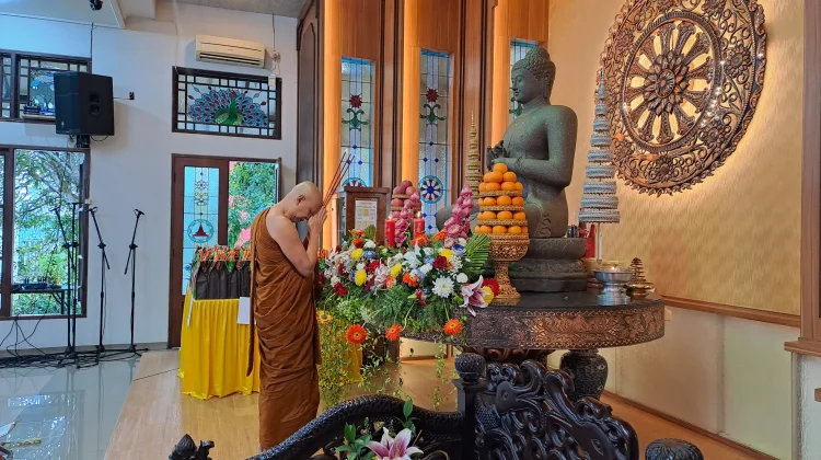 Suasana Ibadah Detik-Detik Tri Suci Waisak 2570 BE/2026 di Vihara Muladharma