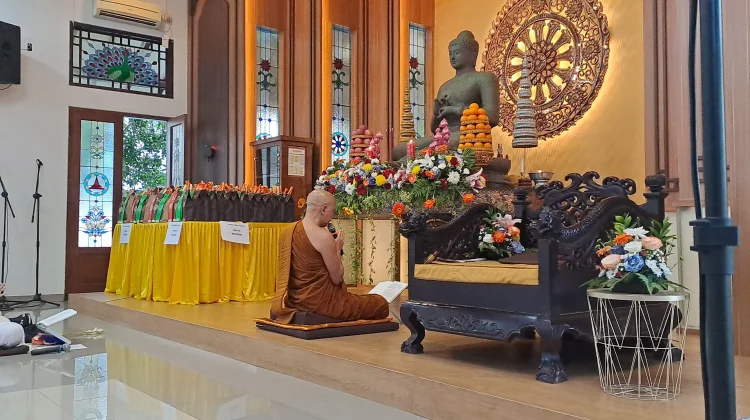 Suasana Ibadah Detik-Detik Tri Suci Waisak 2570 BE/2026 di Vihara Muladharma