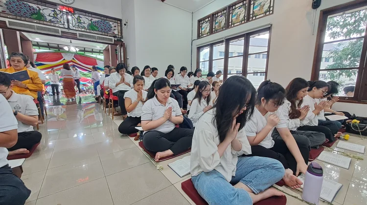 Suasana Ibadah Detik-Detik Tri Suci Waisak 2570 BE/2026 di Vihara Muladharma