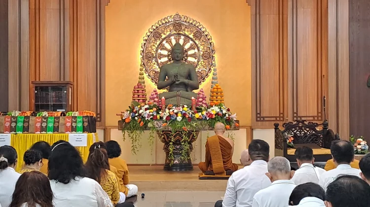 Suasana Ibadah Detik-Detik Tri Suci Waisak 2570 BE/2026 di Vihara Muladharma