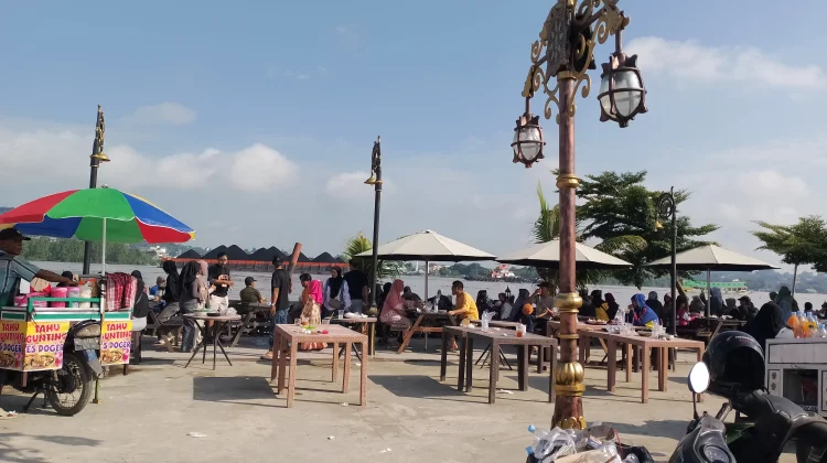 Situasi Pasar Tungging Samarinda Seberang Viral di Media Sosial Dipadati Pembeli