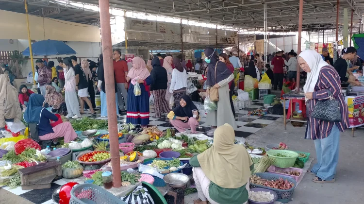 Situasi Pasar Tungging Samarinda Seberang Viral di Media Sosial Dipadati Pembeli