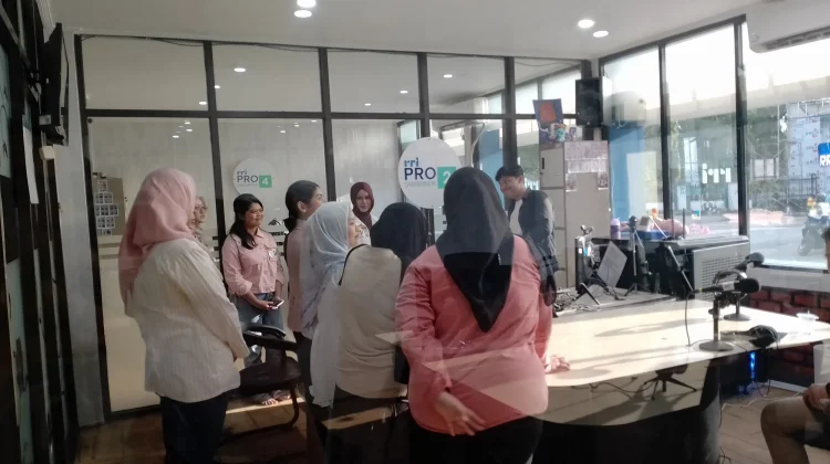 Announcer Academy RRI Samarinda Batch 3, Belajar Public Speaking